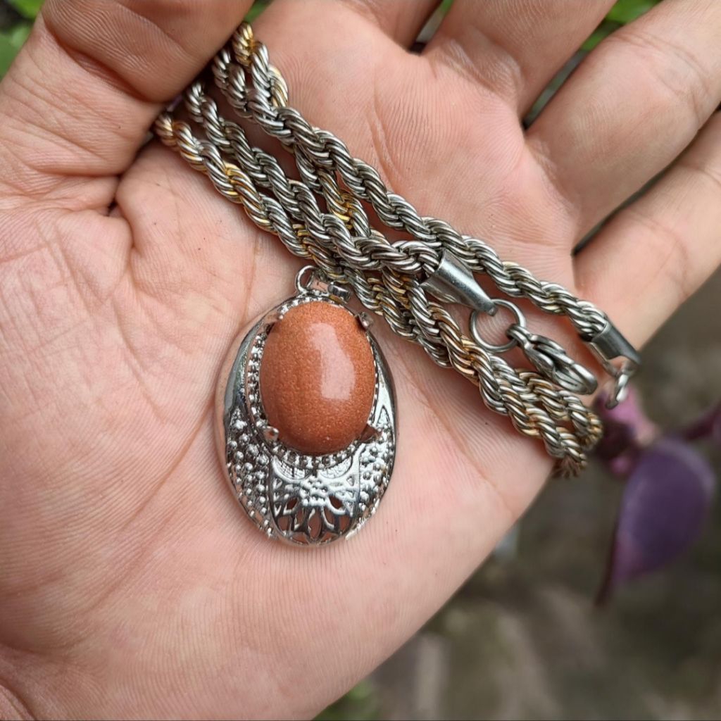 Kalung liontin titanium batu akik pasir mas
