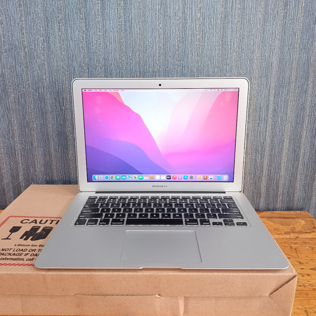 Macbook Air 2015, Early, Core i5, Ram 8Gb / 256Gb SSD, Silver, BERGARANSI