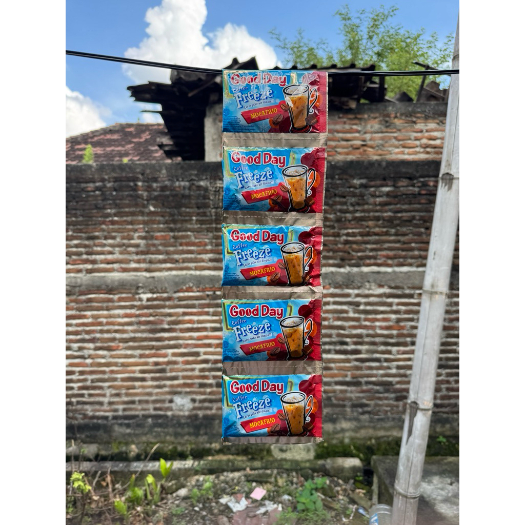 

Good Day freeze 1 renteng isi 10 sachet