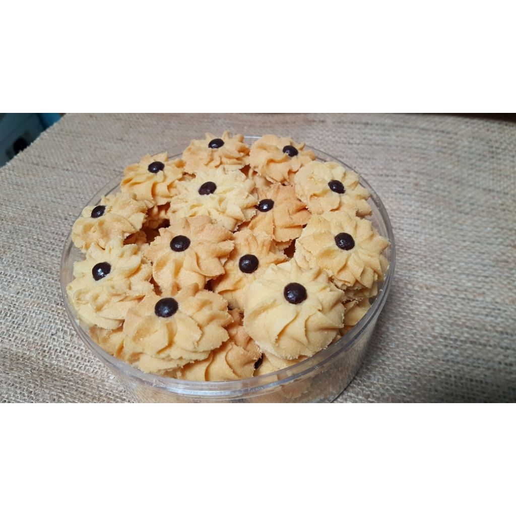 

Dahlia Butter Cookies