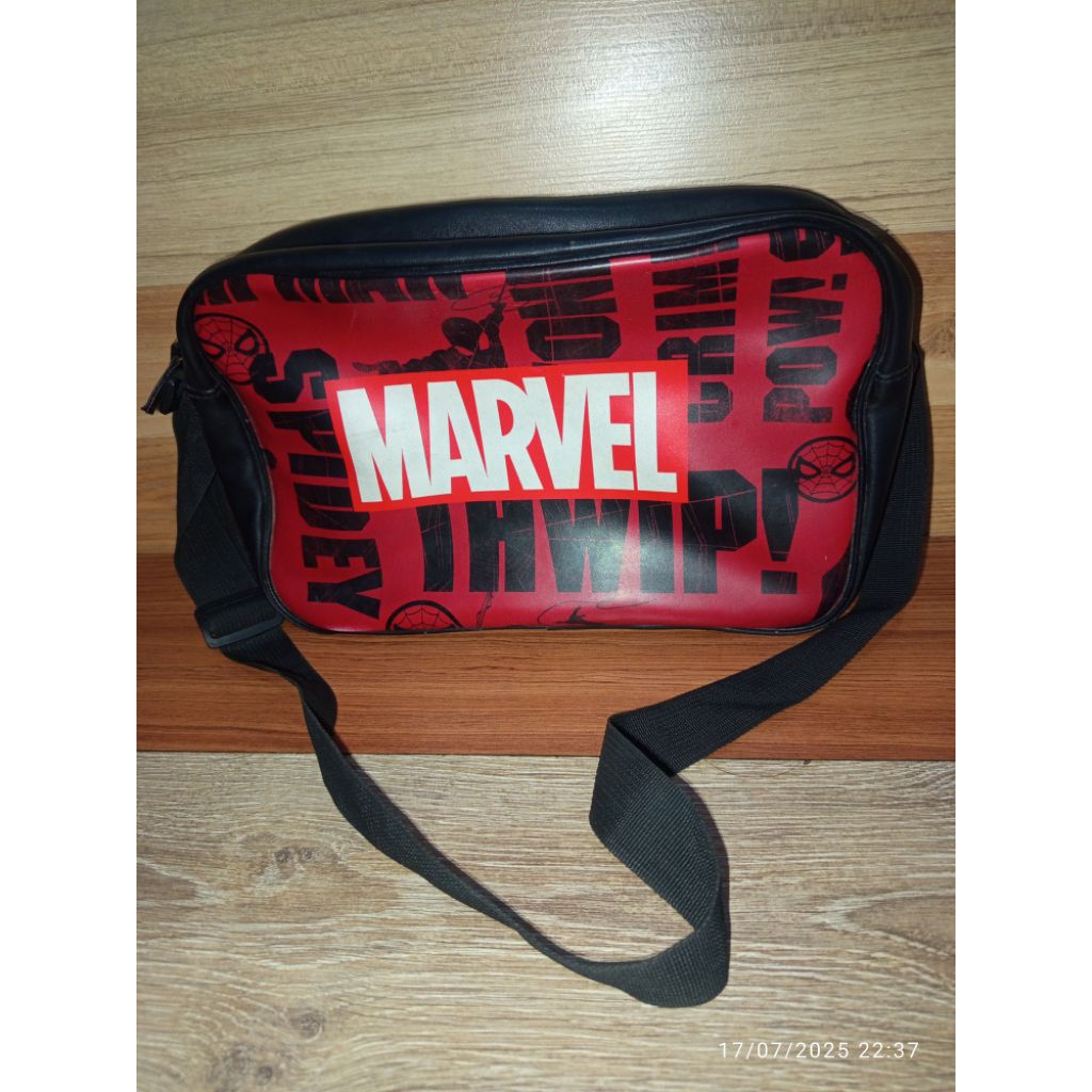 tas Slingbag Marvel x Miniso