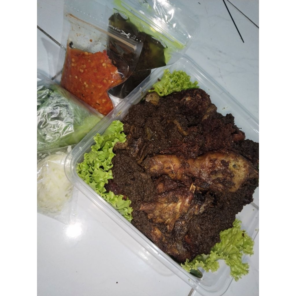 

Ayam Bumbu Hitam Madura