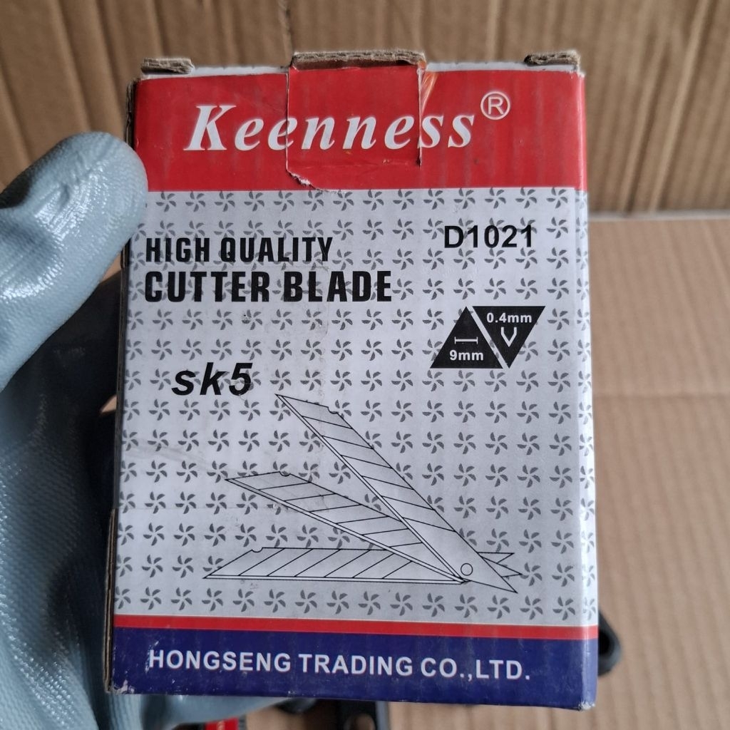 

Mata Pisau Cutter Keenness 10 pcs Anti Karat Isi Ulang Pisau Cutter Ukuran Besar profesional Blade Isi Ulang Cutter perkakas