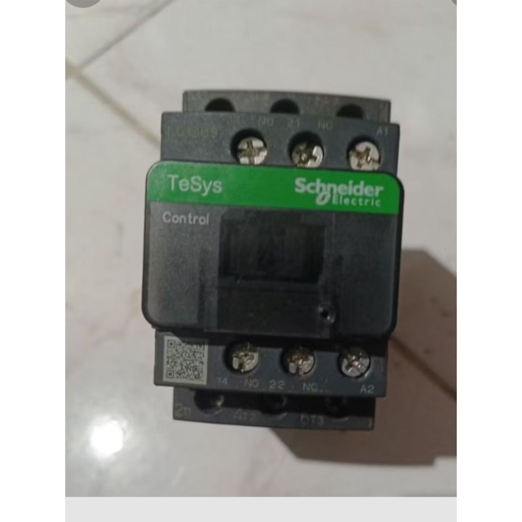 kontaktor Schneider  Lc1D09 lc1D12