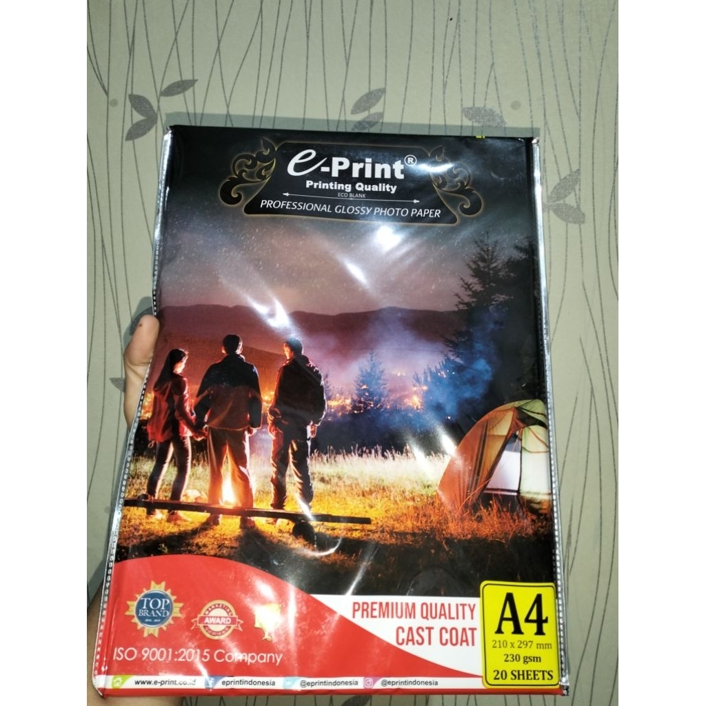 

KERTAS FOTO E-PRINT | PRINTING QUALITY | ECO BLANK | PROFESIONAL GLOSSY PHOTO PAPER | A4 | 230GSM | 20 SHEETS