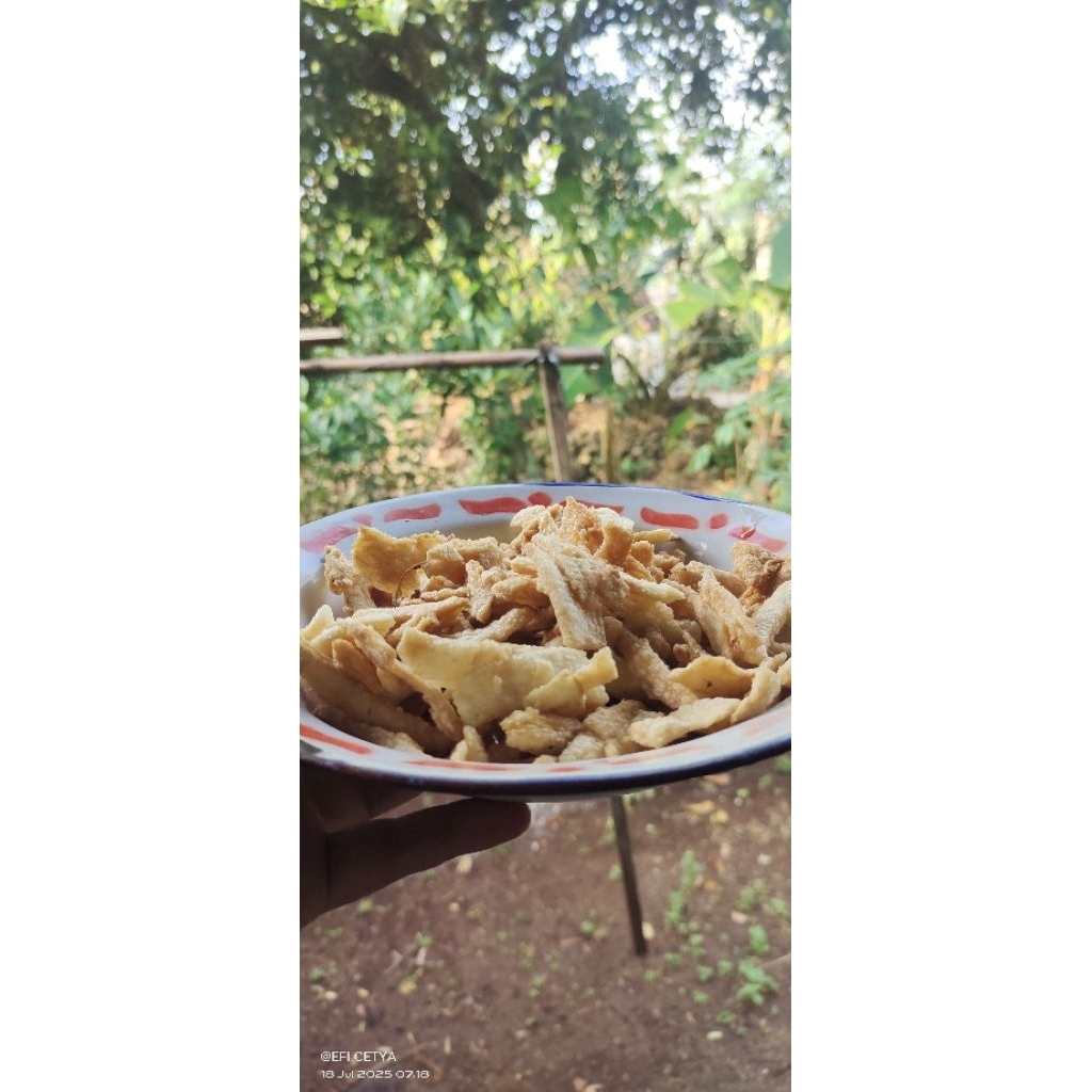 

MANGGLENG KERIPIK SINGKONG ORIGINAL PEDAS MANIS 250G
