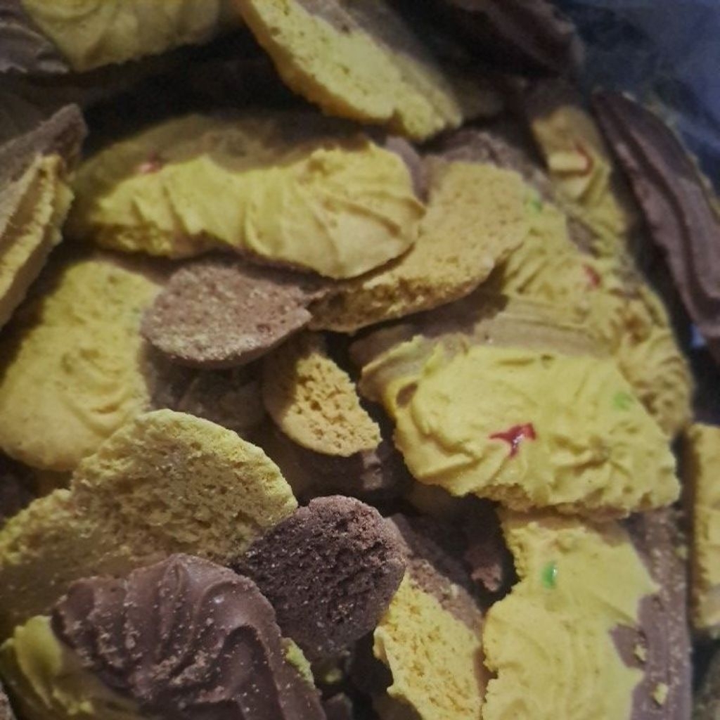 

kue semprit roti gaplek singkong putih loreng manis lembut renyah