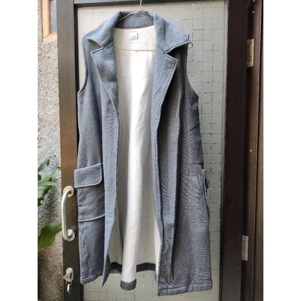 Sera Studios outer bahan kaos abu all size