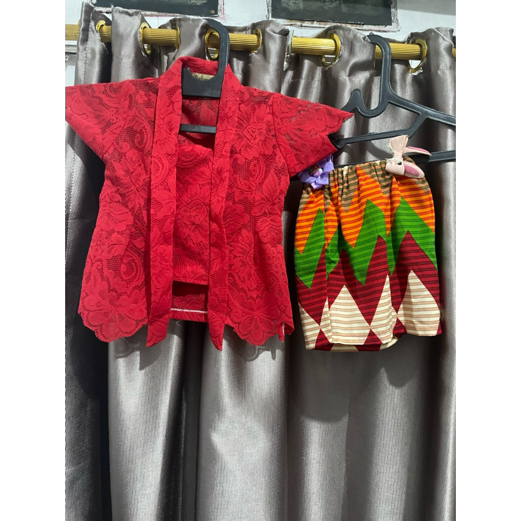 set kebaya anak (preloved) kebaya merah, kebaya agustusan anak