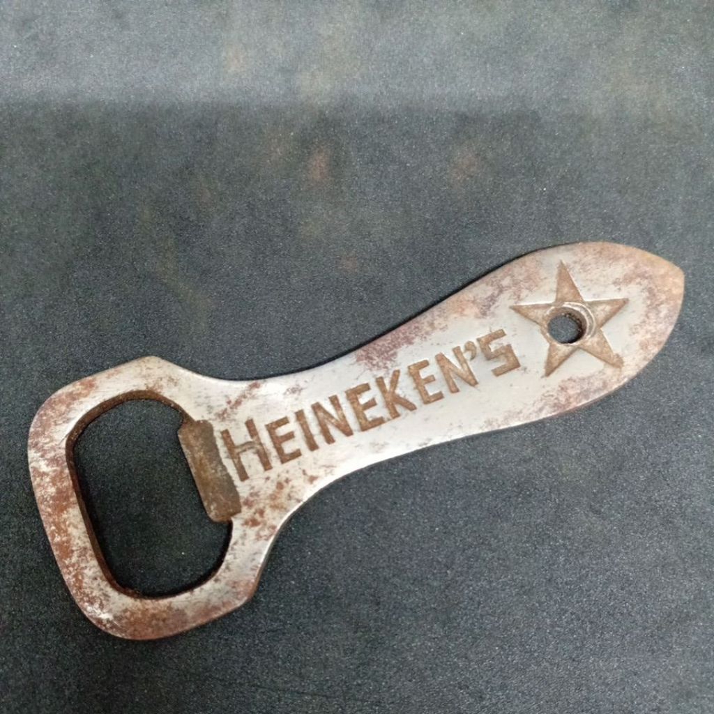 Pembuka Botol Kuno - Heineken's