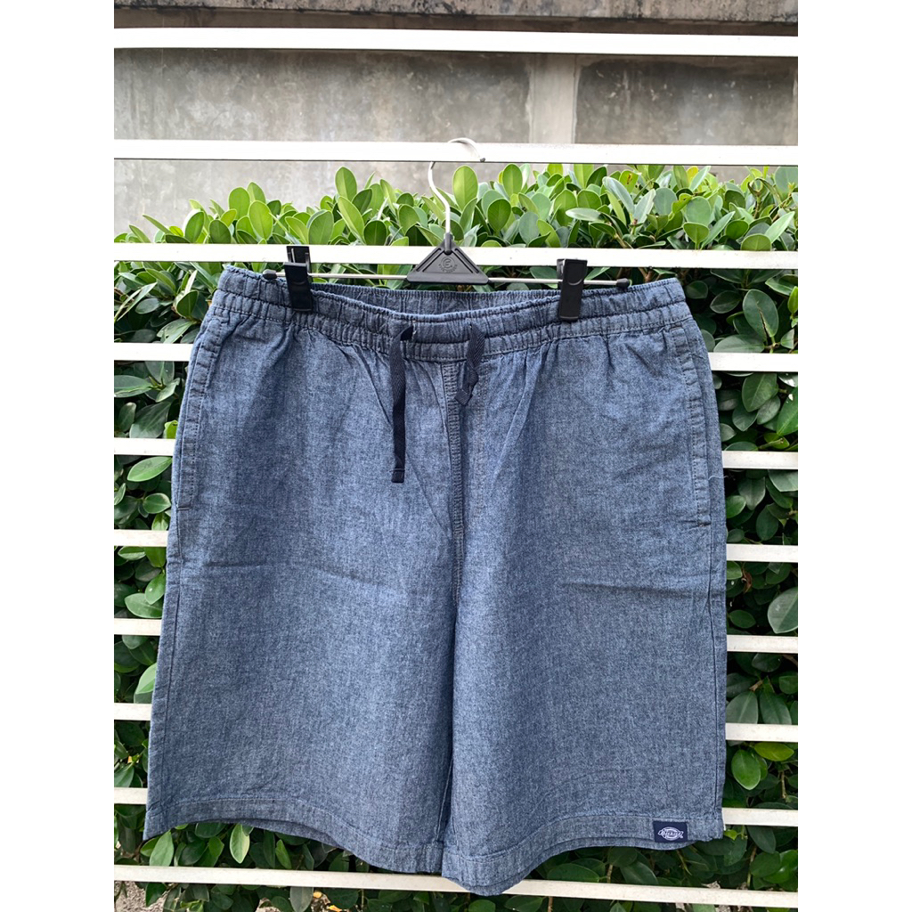 celana pendek DICKIES size 30-35