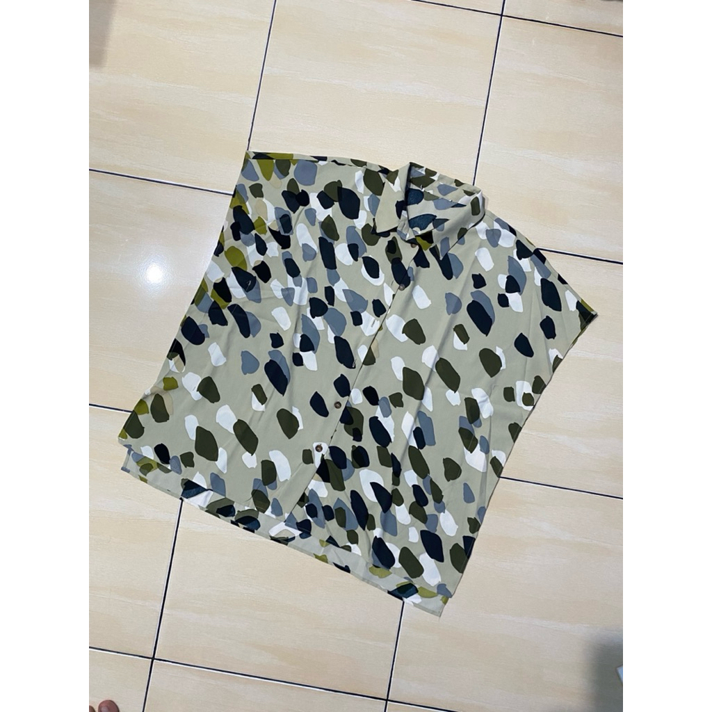 preloved kemeja motif