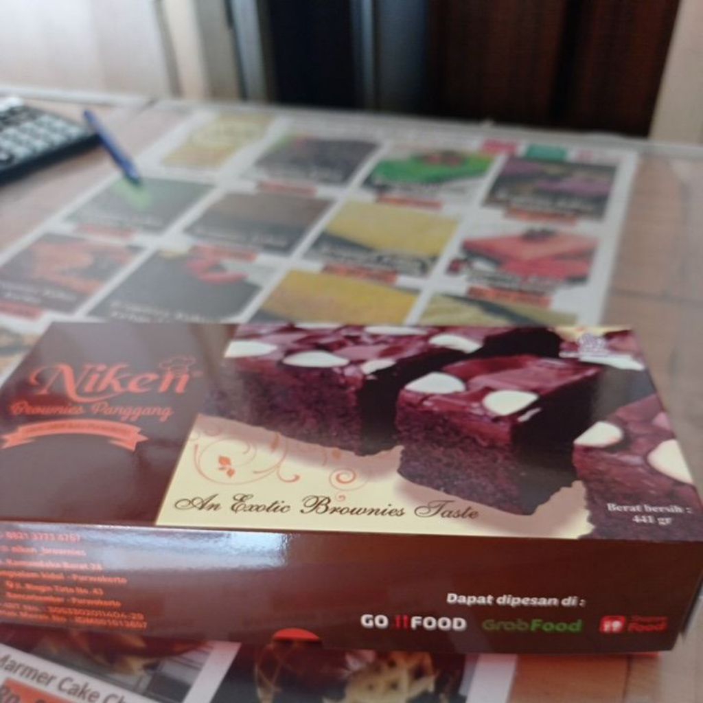 

Niken Brownies Panggang Almond Keju