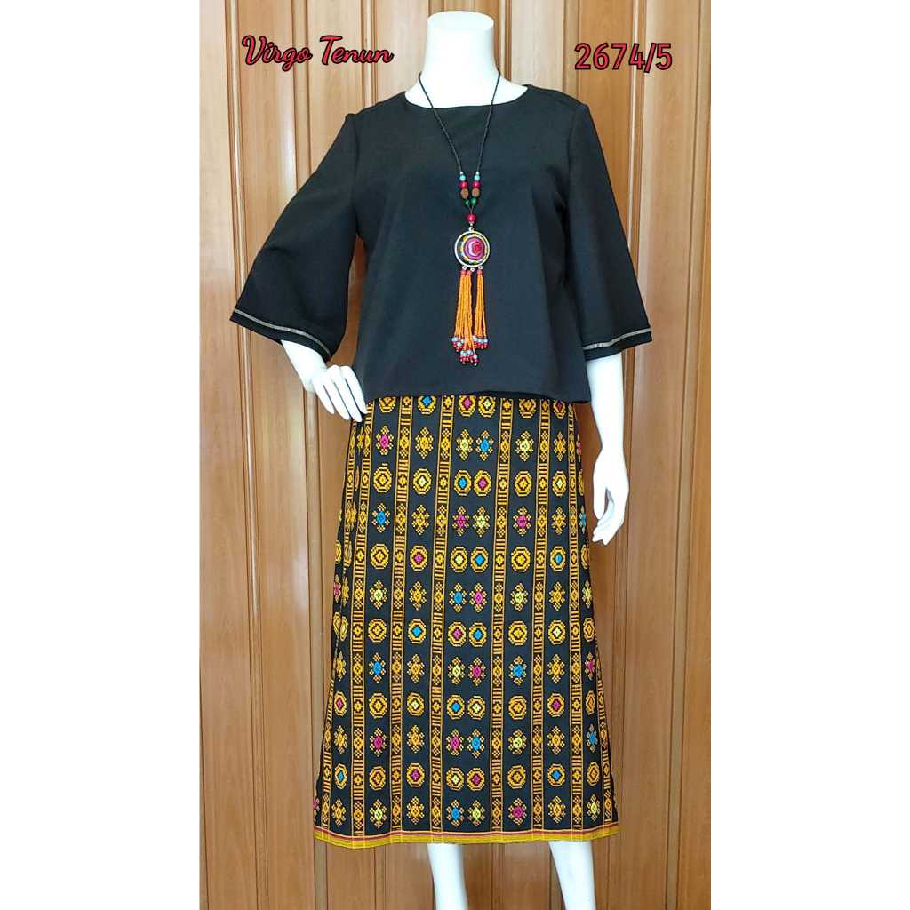 RTW 2675 dst. Rok lilit tenun Mbay Nagekeo, Flores, NTT