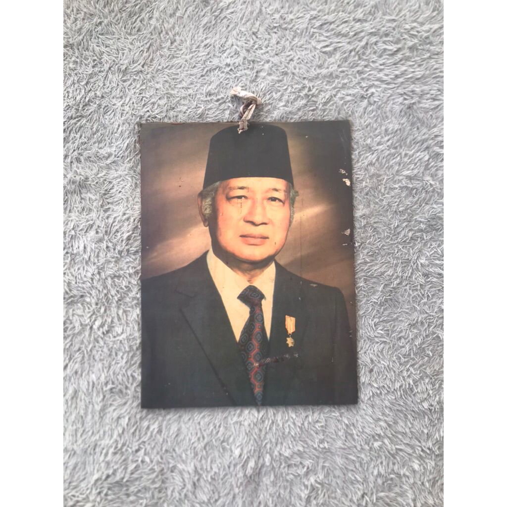 Hiasan dinding Poster Jadul Soeharto Jaman dulu Vtg