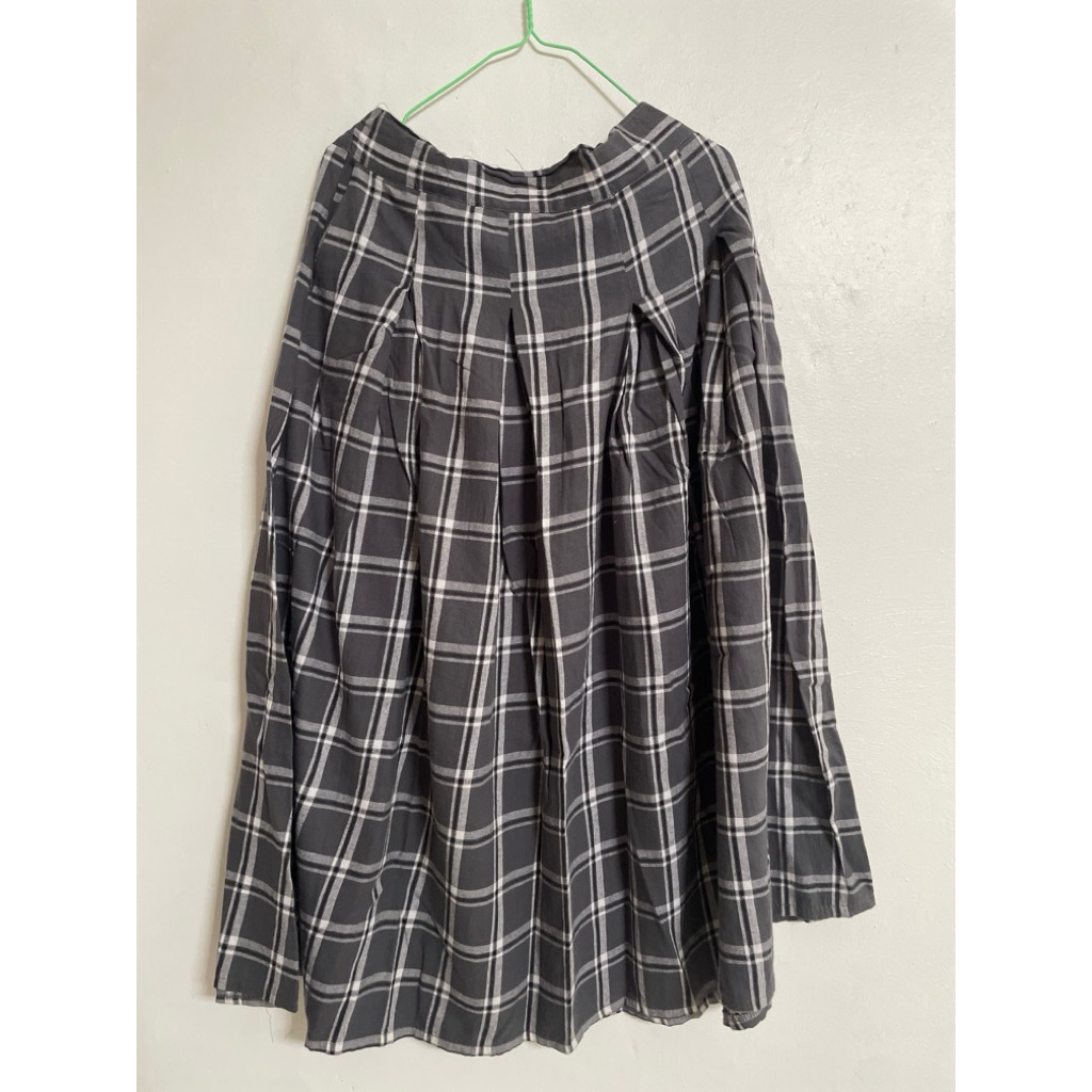 Rok Wanita Kotak-kotak