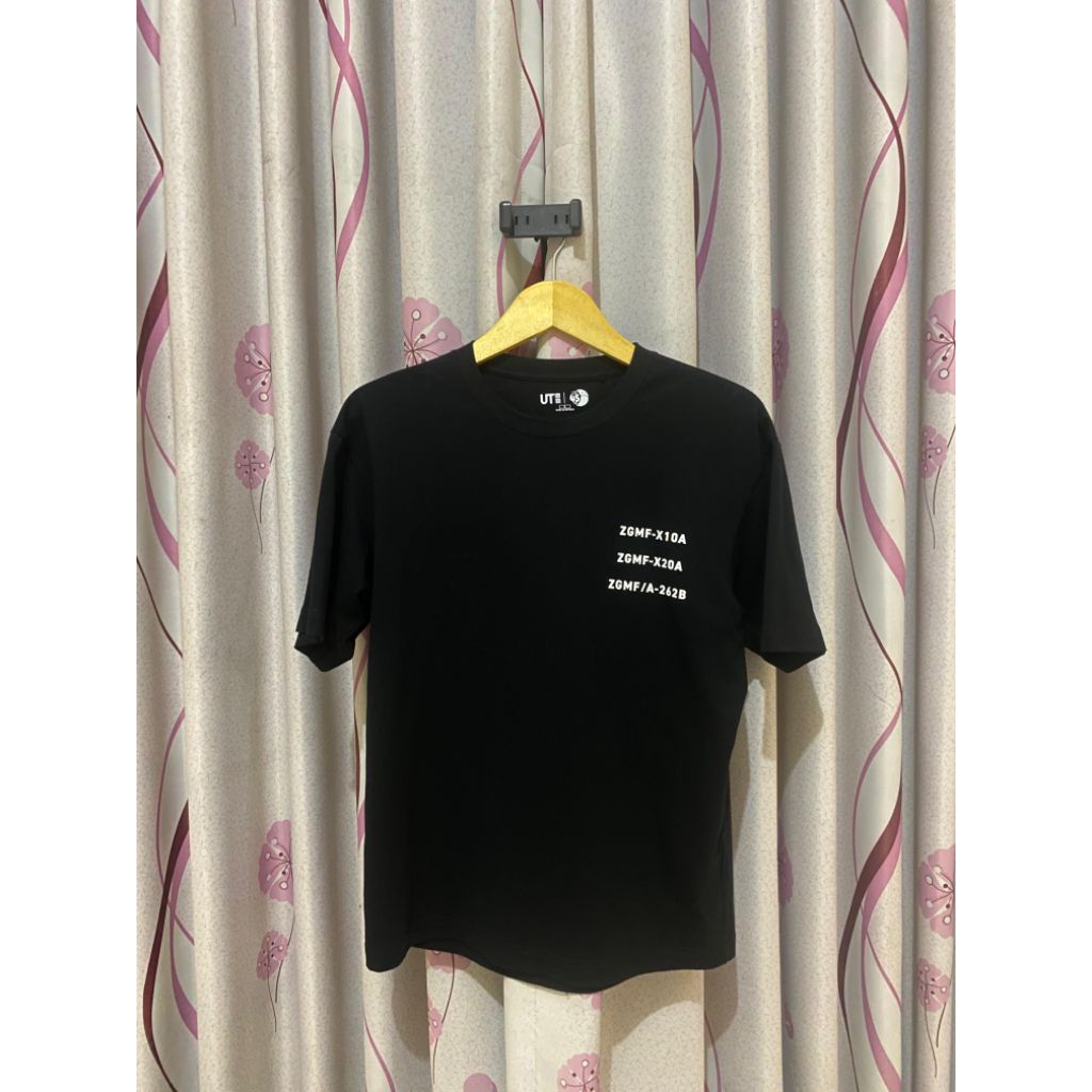 Kaos T-shirt Uniqlo UT X Gundam 45th Anniversary 2024