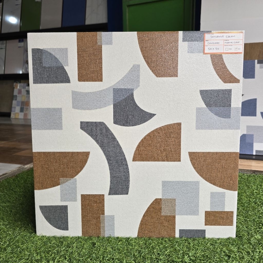 Keramik Lantai Teras / Dapur Matt Drop 50x50 SARURNUS CREAM