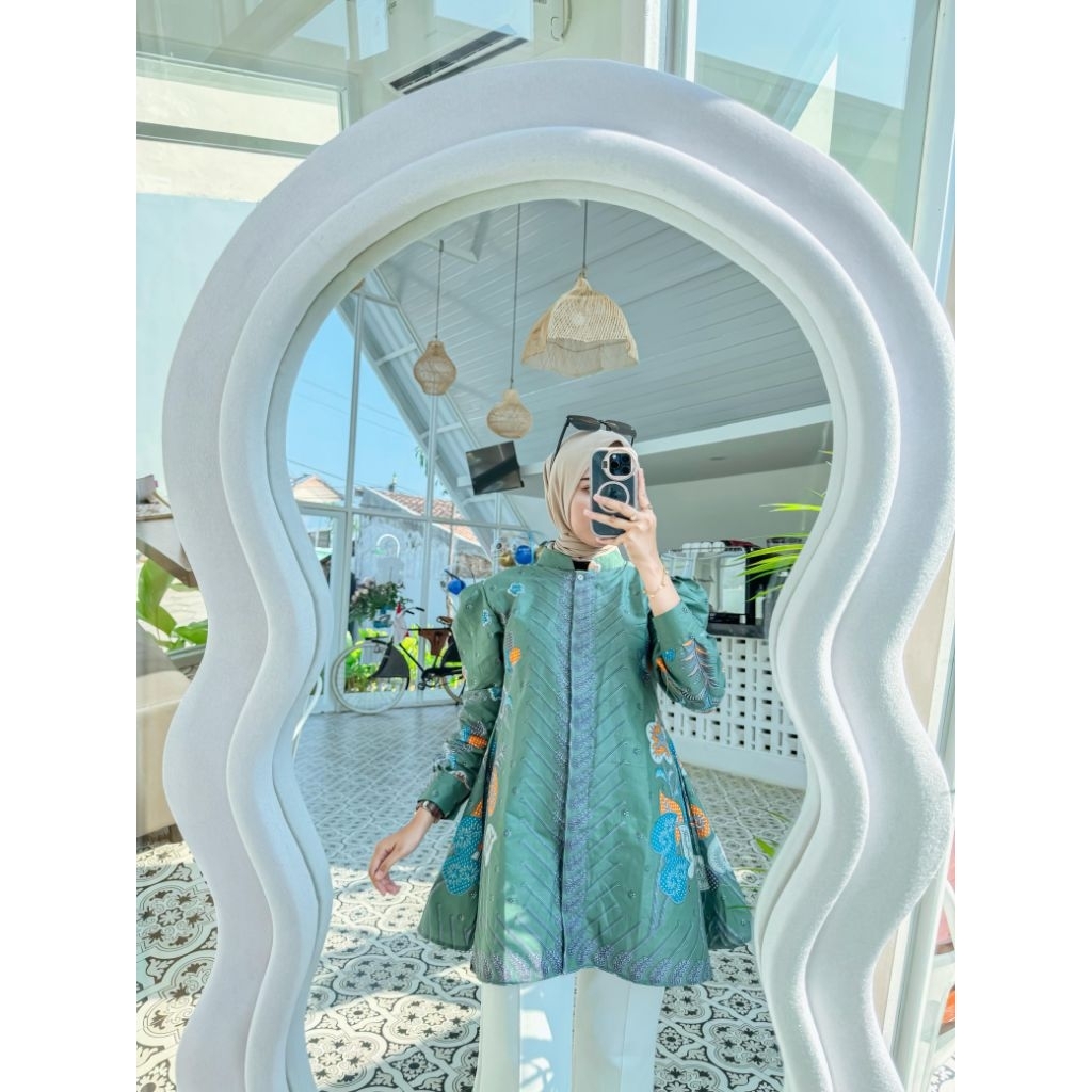 Batik wanita modern terbaru model kekinian