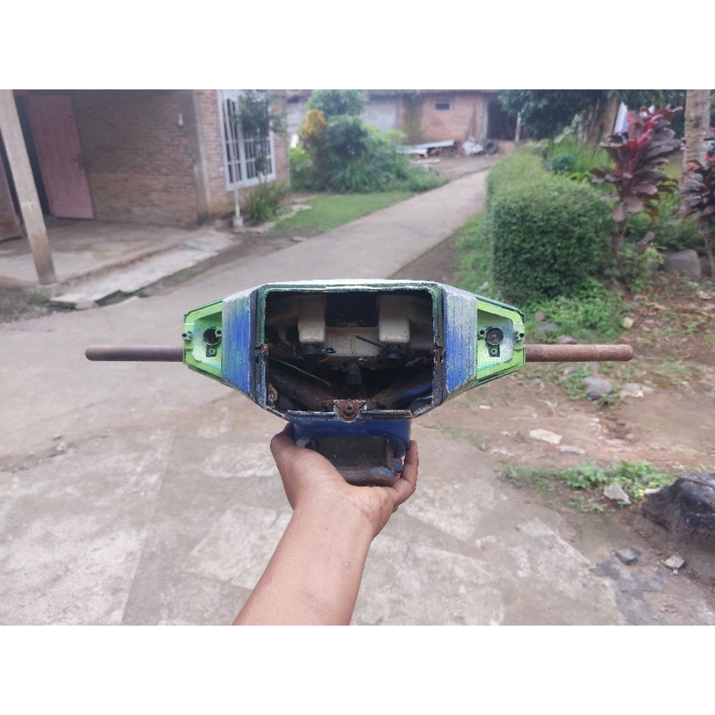 Batok Lampu Depan Yamaha V80 Robot Original Komplit