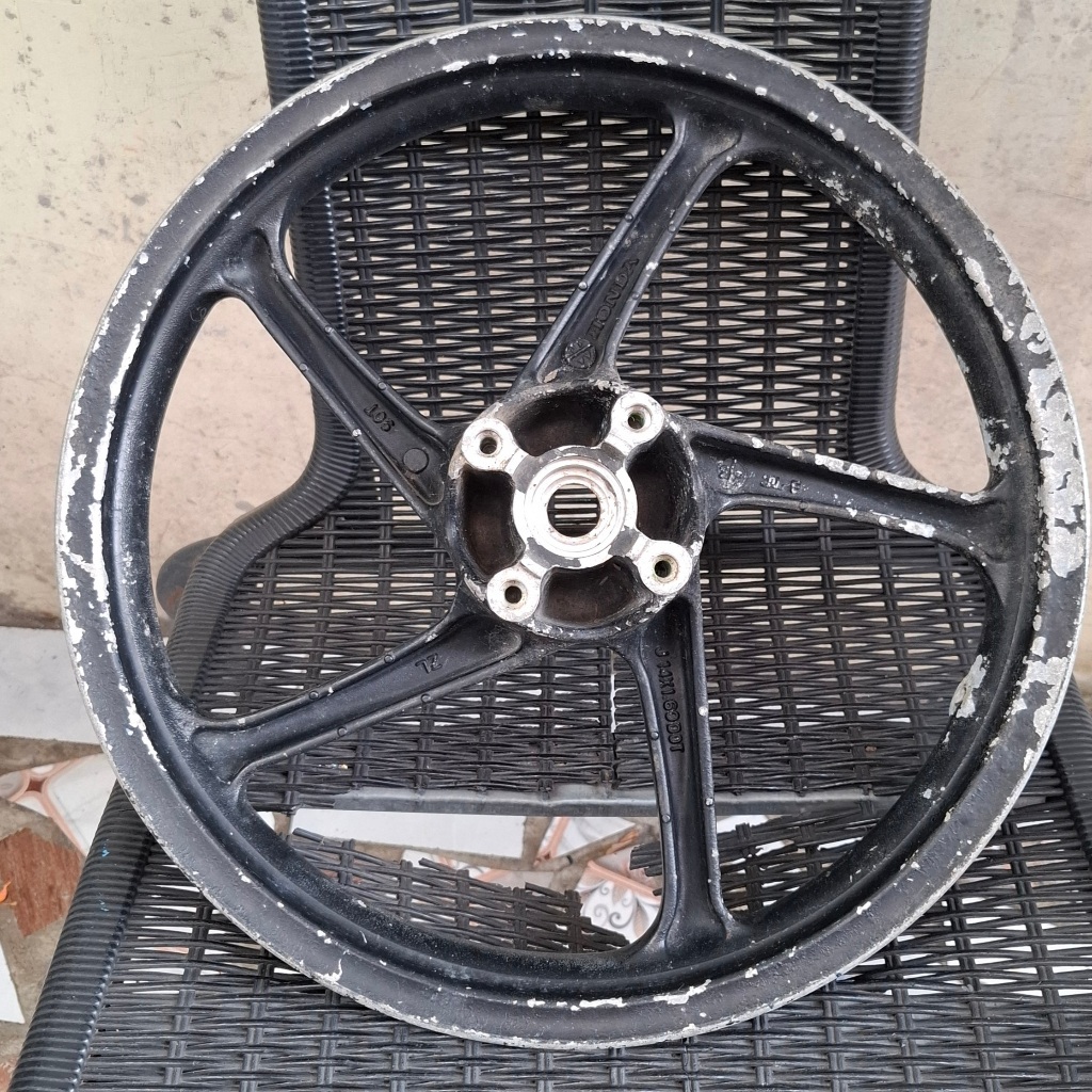 Velg depan beat scoopy karbu original (bekas penyimpanan)