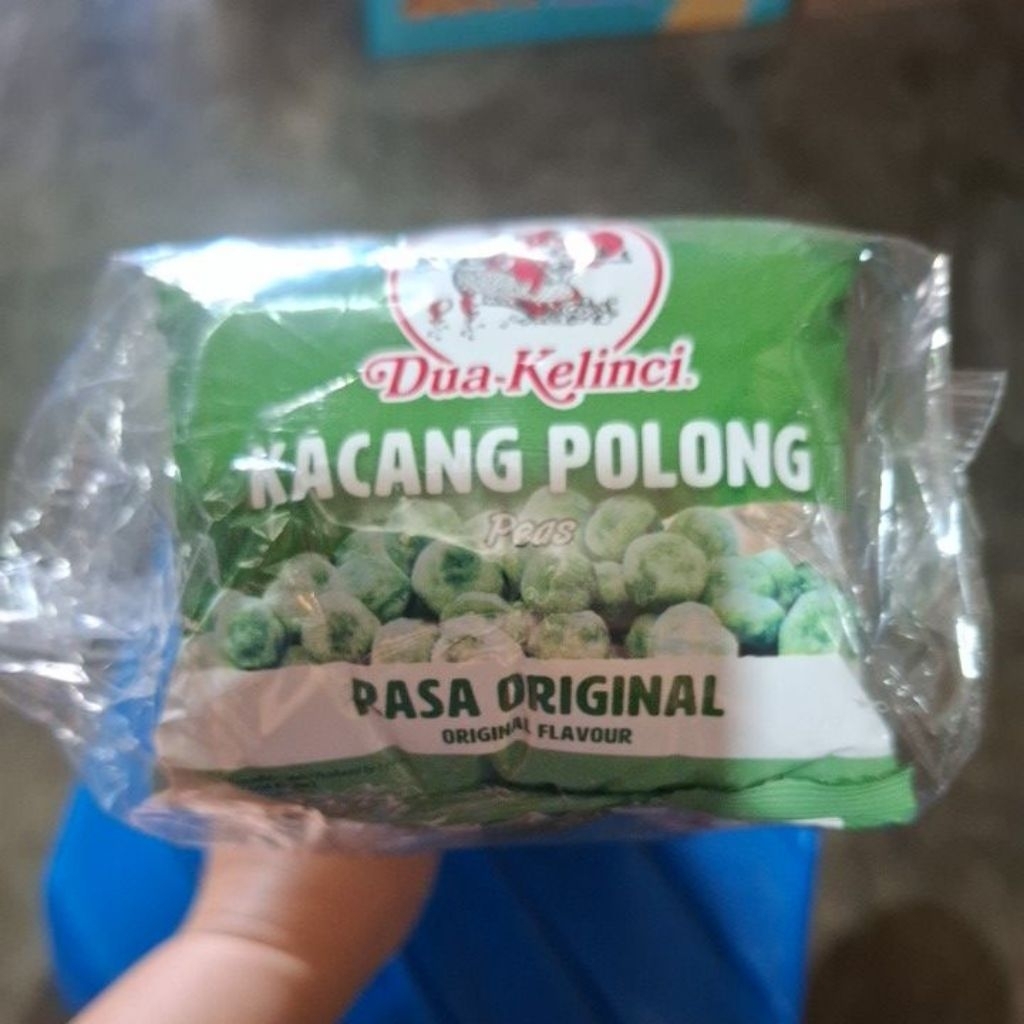 

dua kelinci kacang polong 14 gram