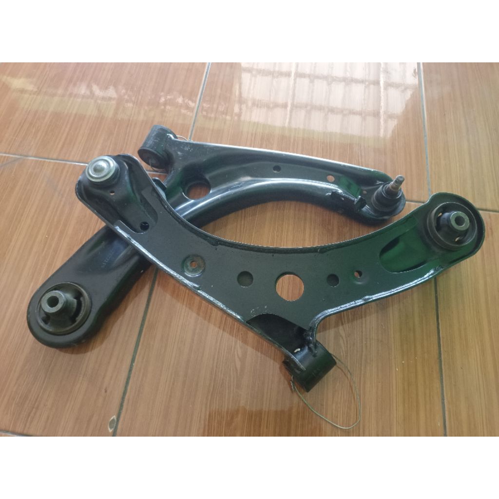 Lower Arm / Sayap Honda  Mobilio original Copotan | Kondisi Masih Bagus