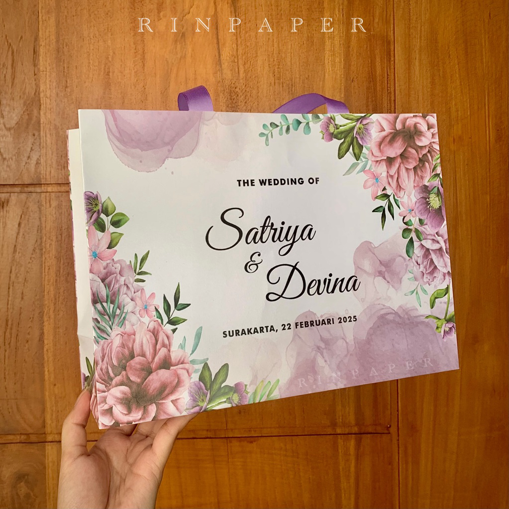 

PAPERBAG TEBAL GLOSSY | Tas Kertas Bridesmaid Ulang Tahun Hampers Lebaran size 31x10x22 (PxLxT)