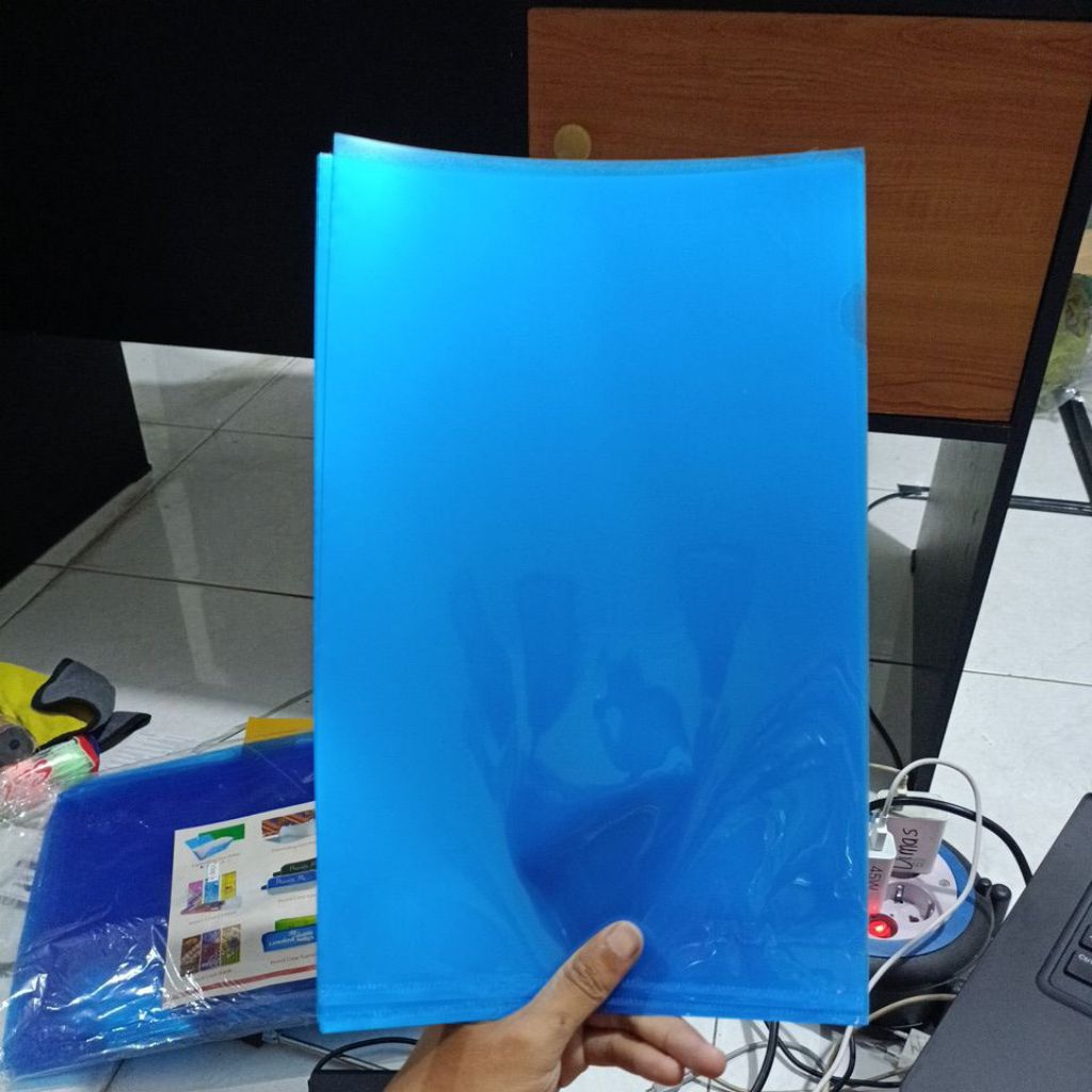 

map L Dokumen folded Transparan Blue Eceran