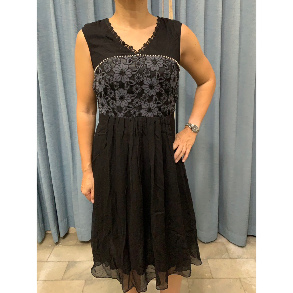 Dress pesta wanita /Terusan pesta wanita hitam brokat bunga