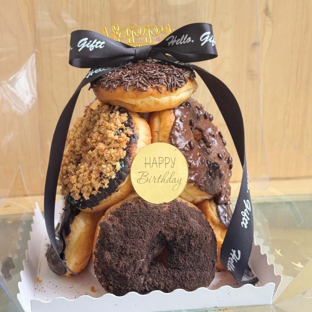 

Hampers tower donat ulang tahun | Hadiah Lahiran Happy birthday acara wisuda acara ulang tahun happy wedding happy graduation happy one month birthday gift