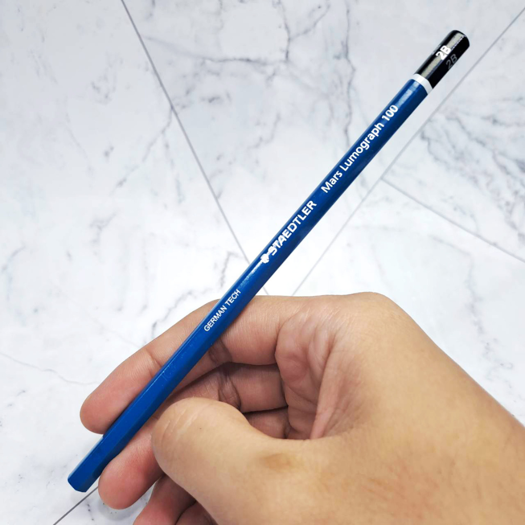 

Staedtler Pensil 2B Mars Lumograph 100 | Kualitas Premium untuk Ujian & Gambar