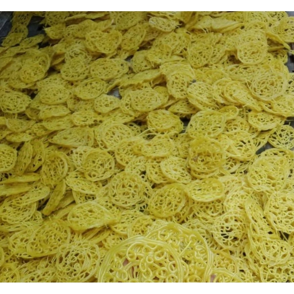 

Kerupuk mie kuning mentah khas tegal | Kerupuk asinan netto 250gr