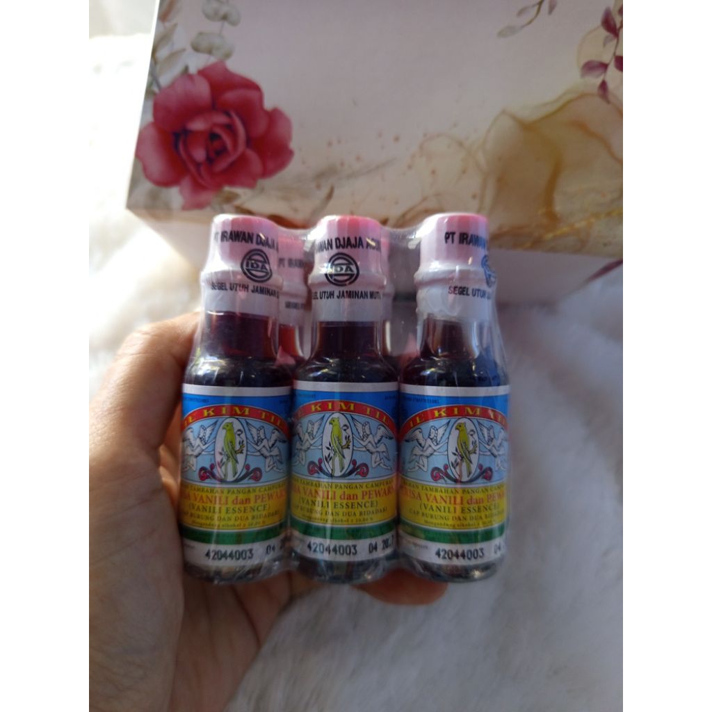 

VANILI ESSENCE CAIR Ie Kim Tie 12ml 1 pack isi 6 pcs