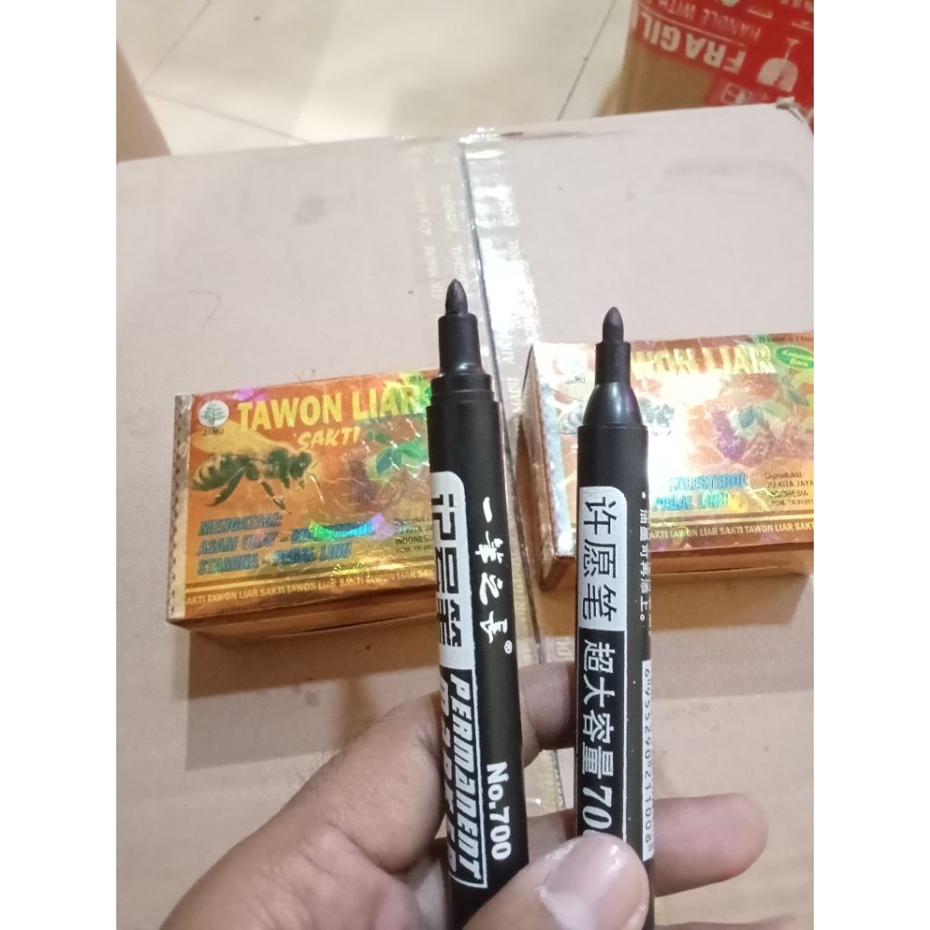 

Spidol hitam Ekonimis