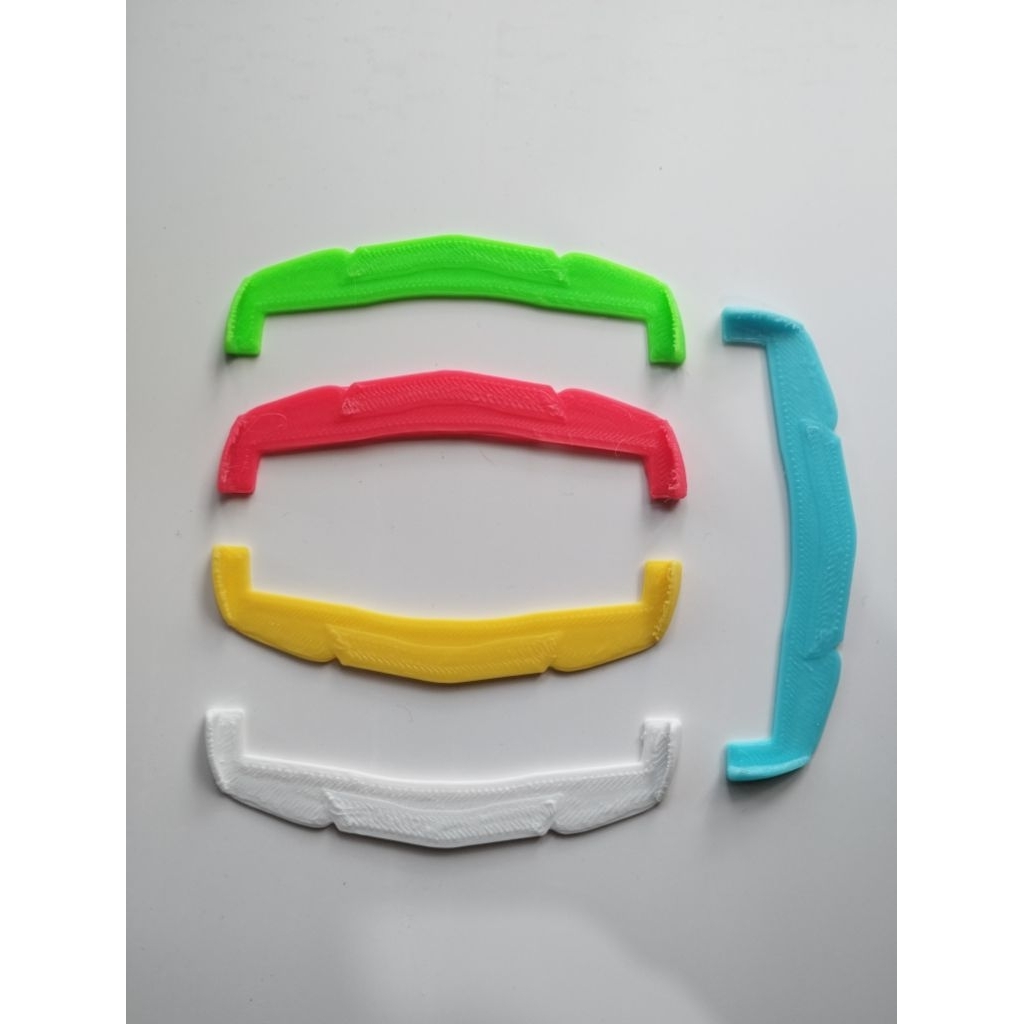 winglet miniatur bus plastik