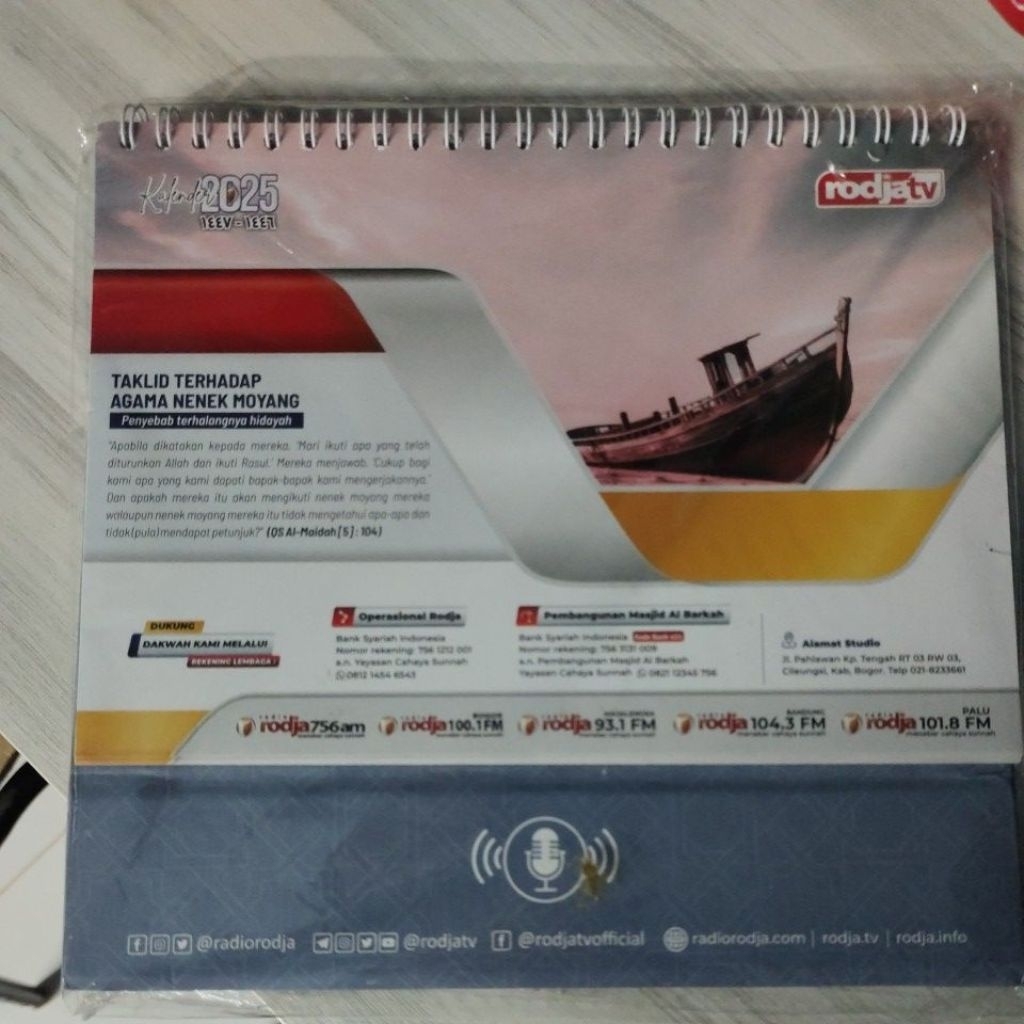 

Kalender meja Radio Rodja