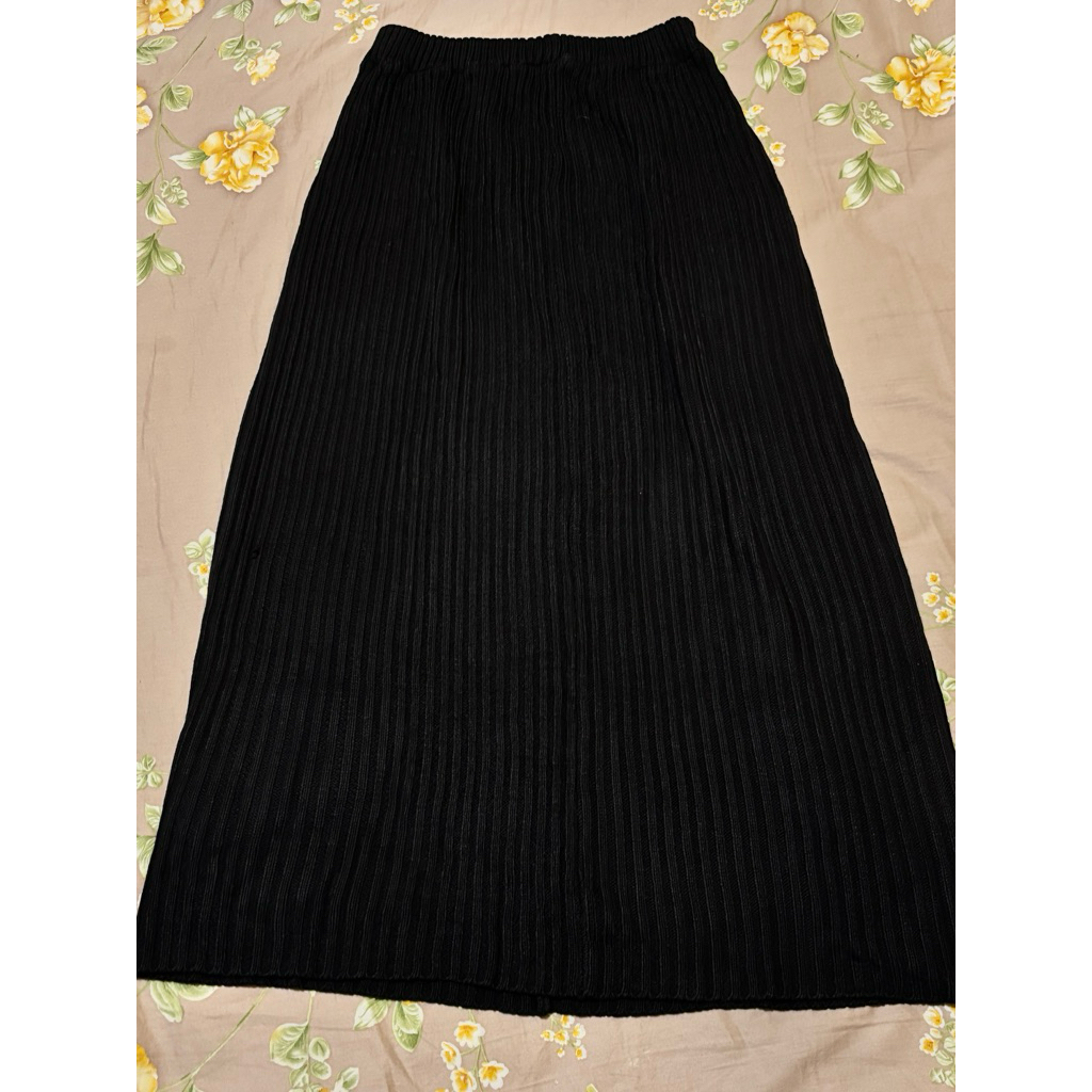 rok span rajut hitam