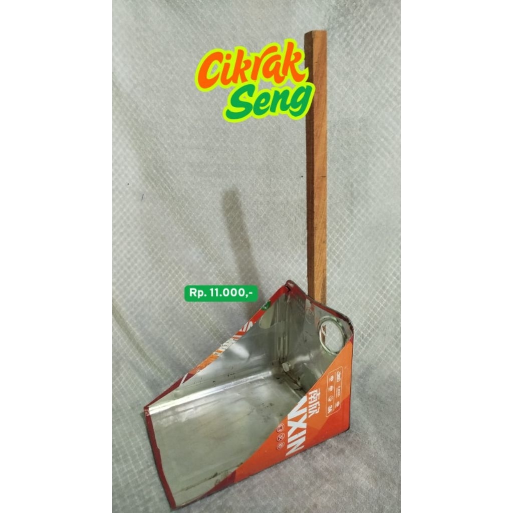Cikrak / Serok Sampah Seng Dan Pengki Bambu