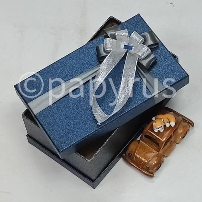 

PAPYRUS Sandwich 15x25 Tinggi 8cm Kotak Kado Gift Box V2