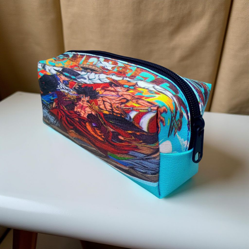 

Kotak Pensil Tahan Percikan, Tempat Pensil Motif Karakter One Piece Kode 04