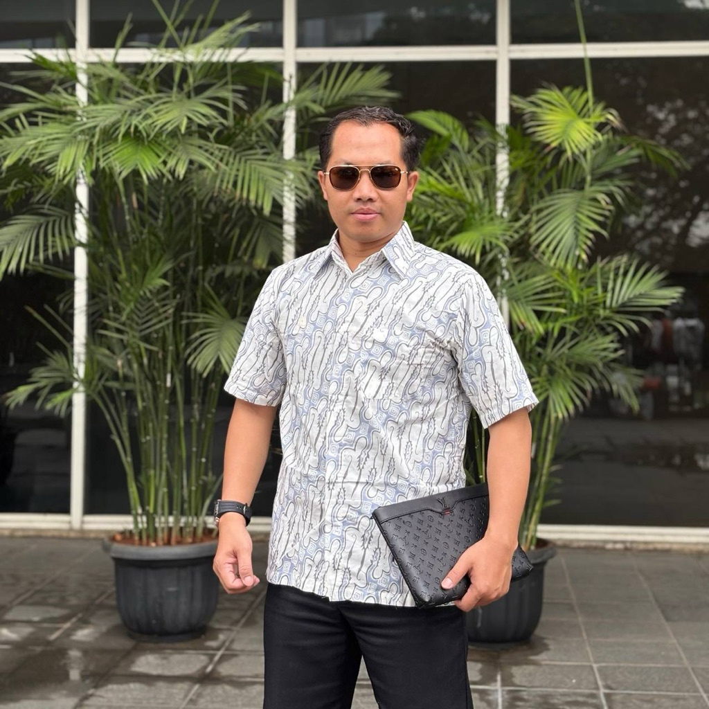 New PUTIH 820 Hem batik pria bahan katun lengan pendek