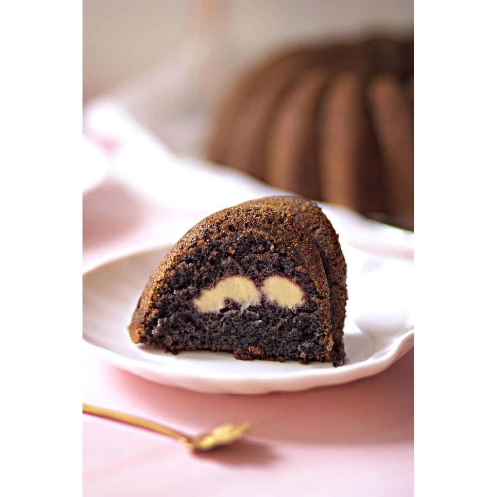 

Buttercake Bolu Ketan Hitam Panggang Keju Lumer - GLUTEN FREE