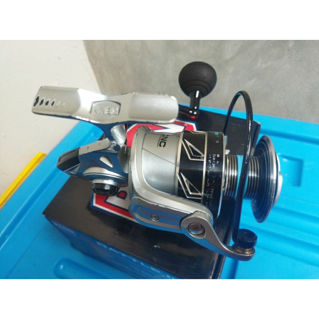 PENN BATTLE III DX 8000