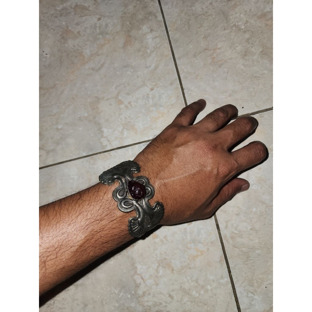 gelang kuno antik peninggalan mbah antik brmata batu srjdlma kuno jadul