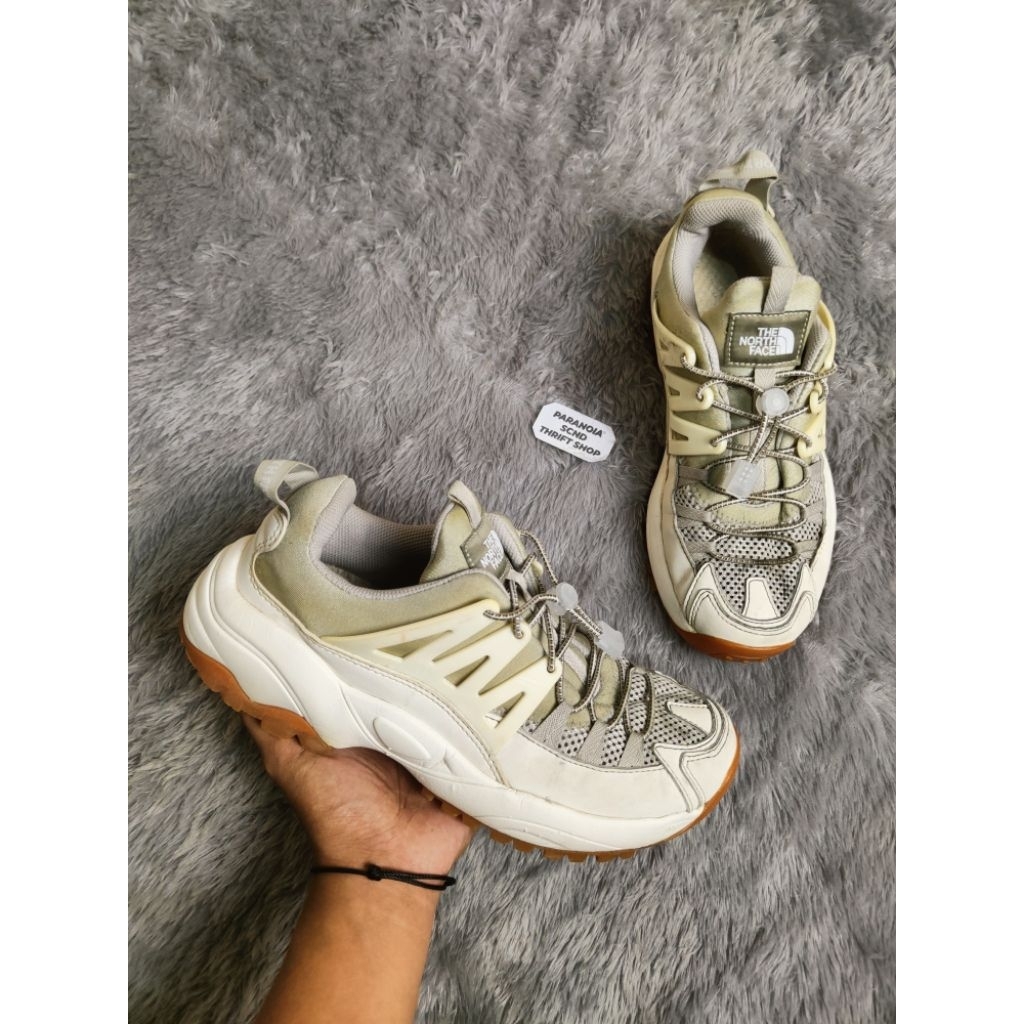 Sepatu Trail Running TNF Escape Neo