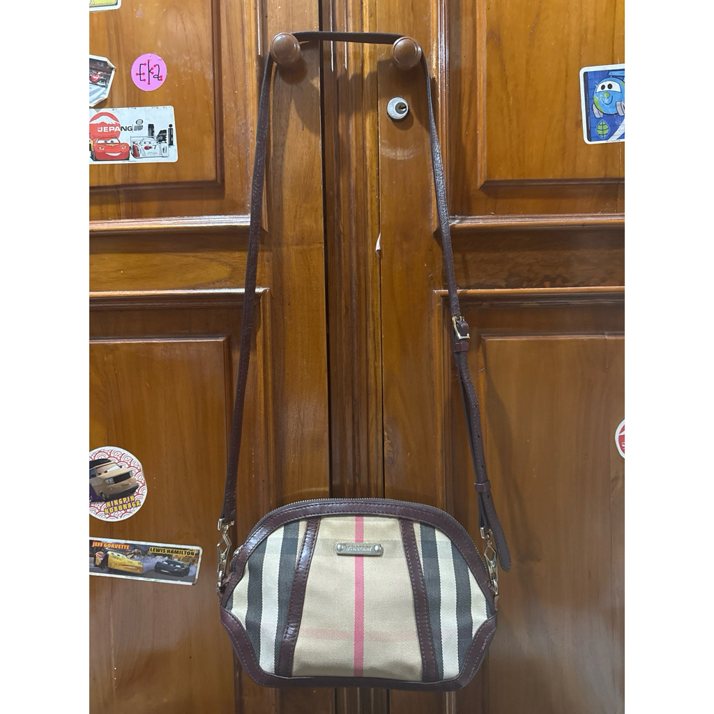 Preloved Tas Sling Burberry Ori