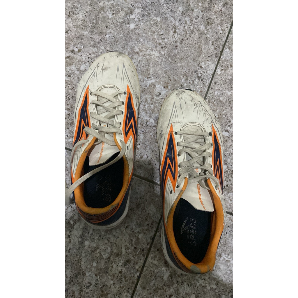 Sepatu Futsal Hyperspeed Specs