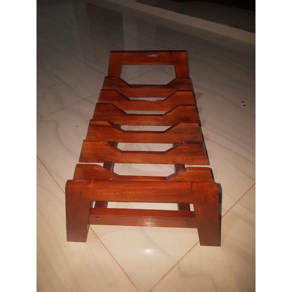 Rak Piring Sudut Kayu Jati