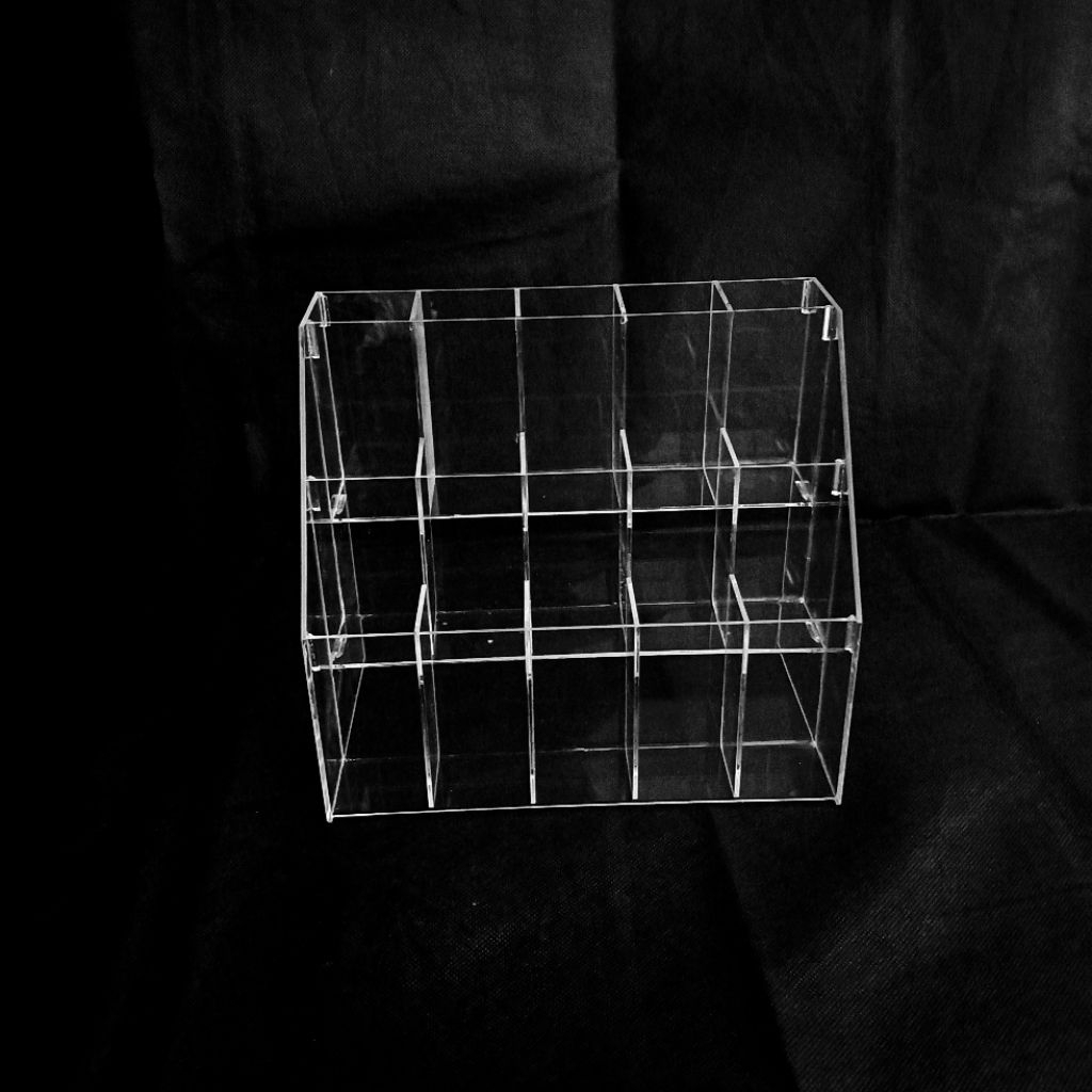 

Display akrilik tempat Pulpen || Rak Penyimpanan Pulpen || Display ATK 3 Tingkat 15 Selot/Kotak